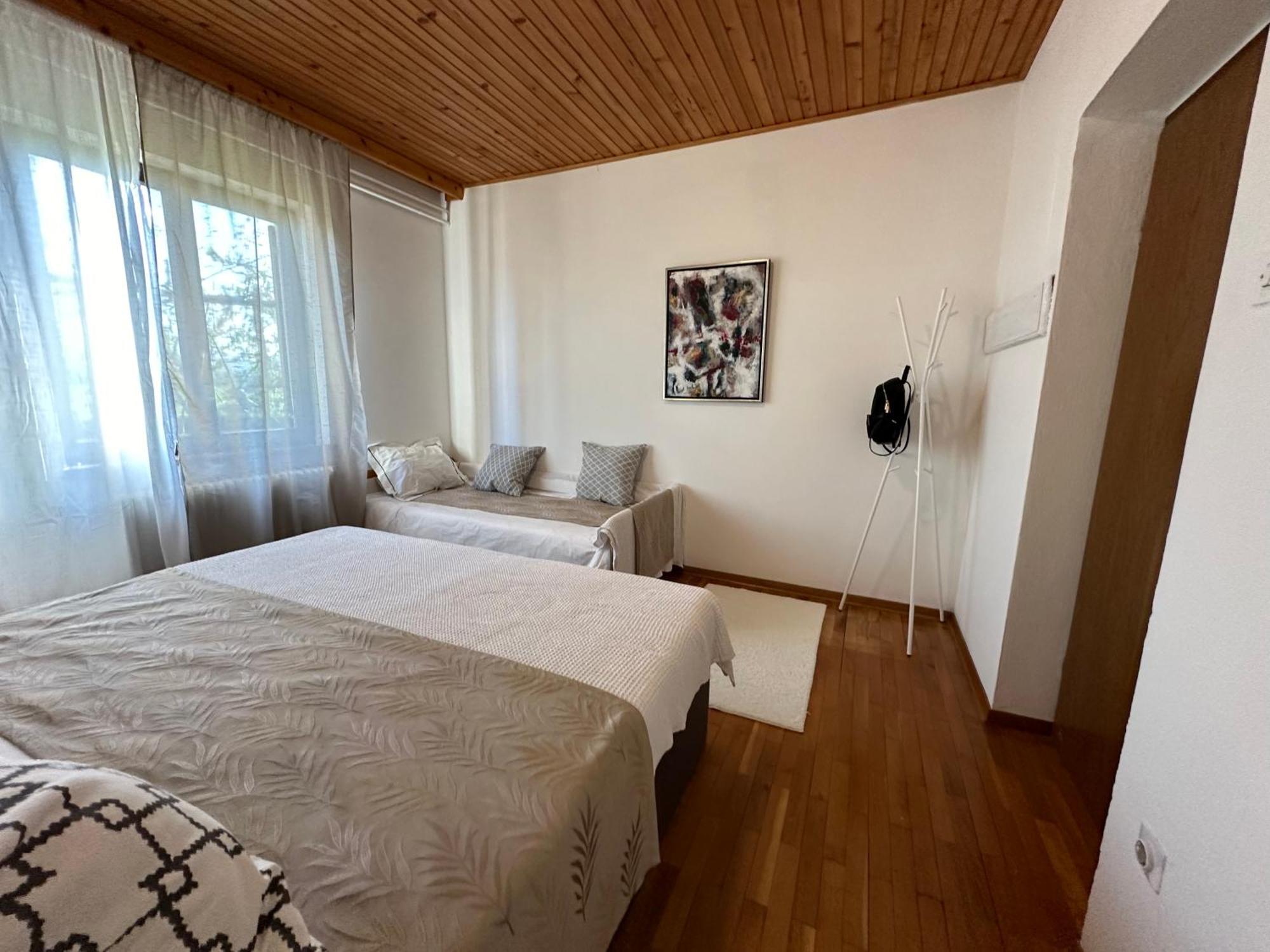Sunny Hill Apartment