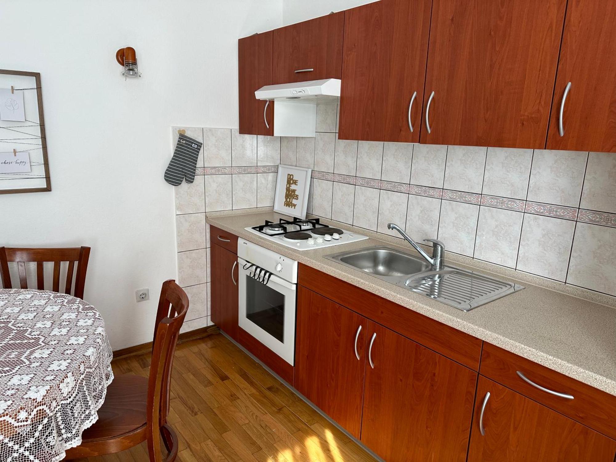Sunny Hill Apartment *
